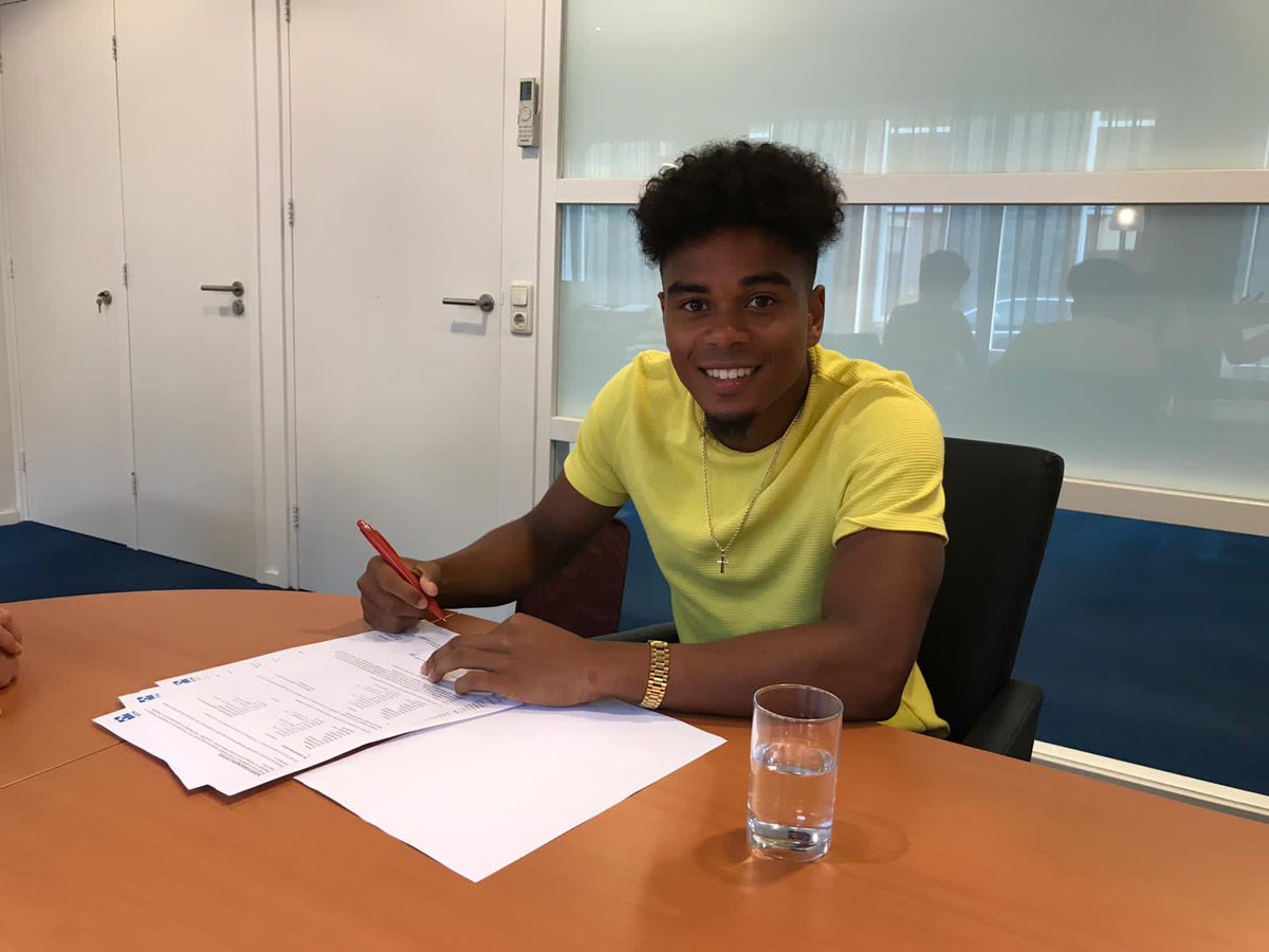 WSBSoccer's tweet photo. Godfried Roemeratoe verlengt met 2 jaar bij WSB Soccer! #wsbsoccer #roemeratoe #fctwente https://t.co/bXEPoqHg2a