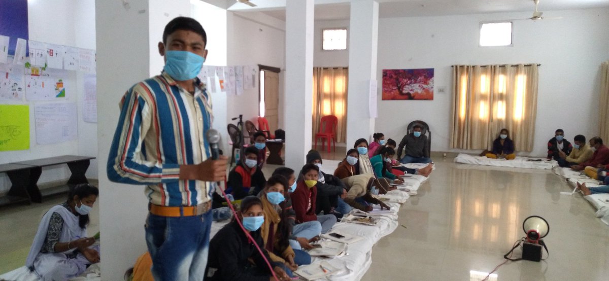 RamkumarVidyar1's tweet photo. दस्तक युवा समूह के 40 सदस्यो ने राज्य स्तरीय प्रशिक्षण सतना मप्र में गांव में किये विकास कार्यों एवम अपने अंदर आये बदलाव की बात को साझा किया । युवा साथी बच्चों, महिलाओं के हक में आगे आ रहे हैं। #myplanetmyright
#Vikassamwad #evolunteer https://t.co/XsyR4jsBrI
