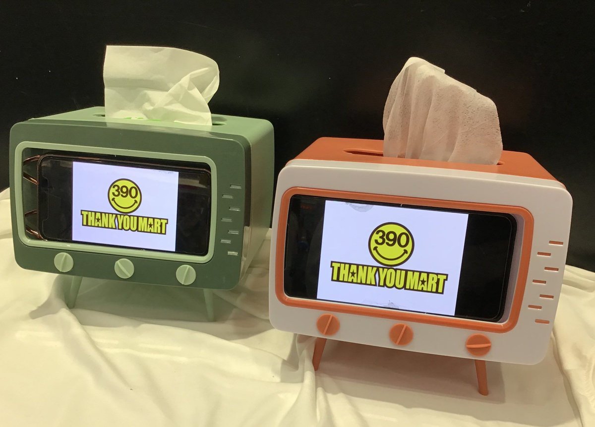 サンキューマートweb Shop テレビ型ティッシュケース レトロな色合いが可愛くsns映え間違いなしアイテム スマホスタンド付きなので動画見れます ピンクとグリーンの2色展開 もちろん 390 税 購入はこちらから T Co Snlmjedvro 10
