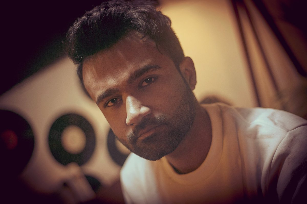 KumailJaffery1's tweet photo. I see my life in terms of music. 

It is my connection to what the world doesn't know about me.
📷 @goricaptures

#kumailjaffery
#kumailjafferymusic #pakistanimusic #pakistan #singer #singwriters #bossmenn #cokestudio2020 #cokefest #patari #alinoor #musicscene #musicvideo #bts https://t.co/ZeOpnCGySr