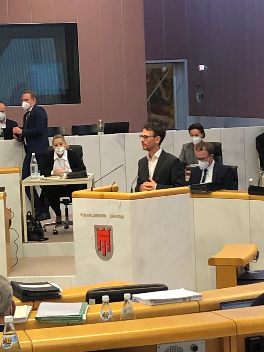Daniel Zadra KO Grüne appelliert im Vorarlberger Landtag an die Menschen “teschta statt feschta, impfa statt schimpfa” #Covid_19 #vorarlberg