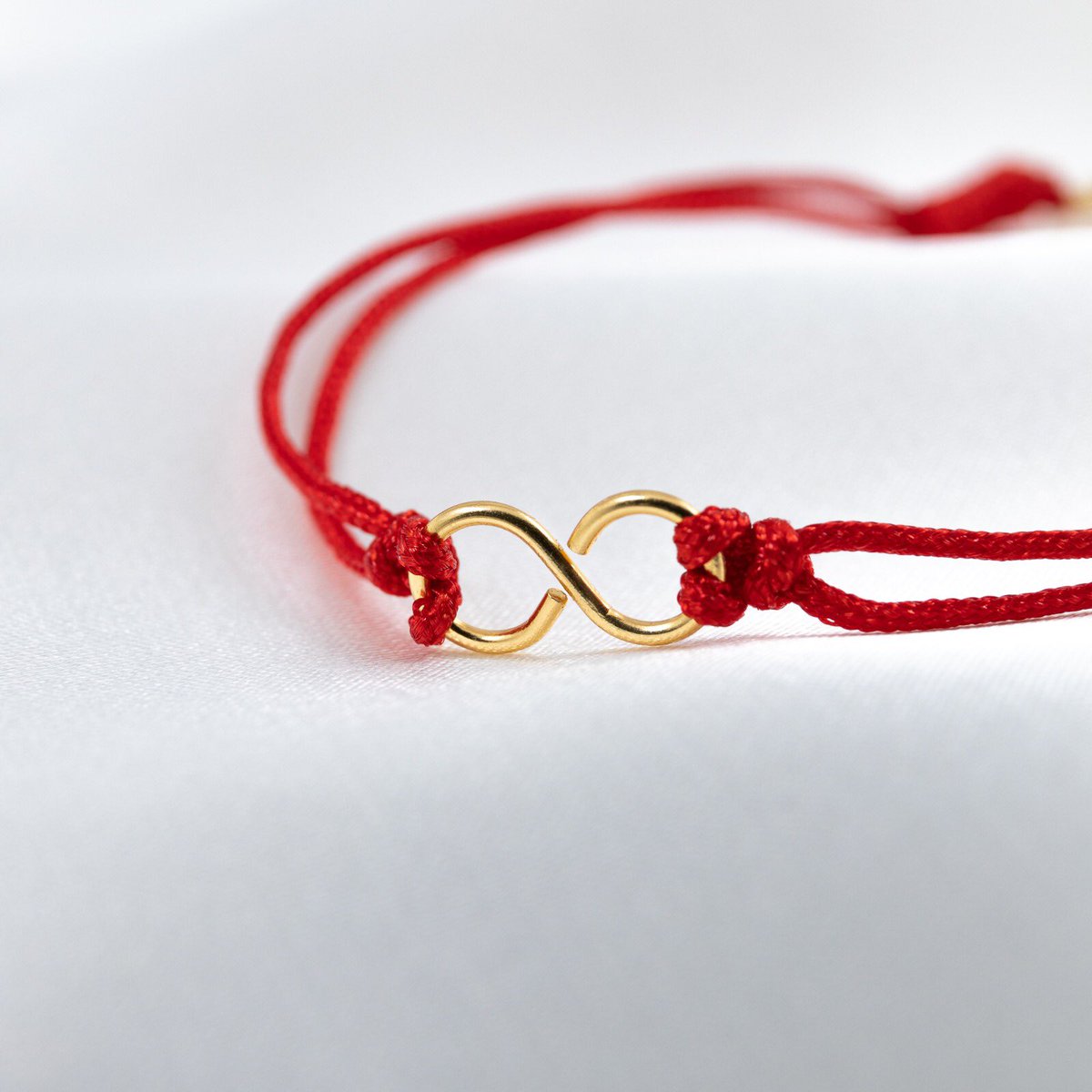 VibrantLook's tweet photo. Check out on Etsy our Christmas offer and get 15% OFF https://t.co/kg6AjVmkgH
.
#christmas #present #christmaspresents #shopnow #musthave #handmade #jewellery #handmadejewelry #gold #silver #celestial #moonjewelry #starearrings #infinitybracelet https://t.co/EQTFeqBoXU