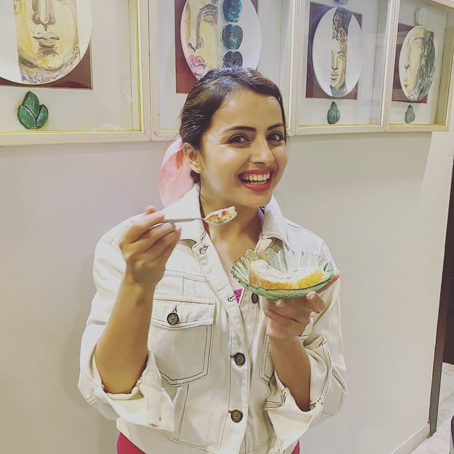 Fouziya38909805's tweet photo. Sweetness &amp; Cuteness Overloaded Jaan @shrenuparikh11 🍰😘 loved to take it from you sweet heart #ShrenuParikh #cuteandsweet #beautifulsmile #beautifullook #beautifulclicks #beautifulstyle #missingalot #ipkkndebp #ishqbaaaz #EBSS lovely pics shared by @deliciousart_ https://t.co/PkrYv6cWoE