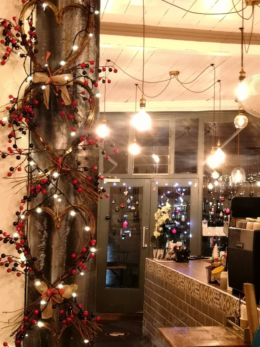 Vib Bar will be closed until further notice. We wish all our customers and their families a wonderful, warm Christmas and a very Happy New Year.