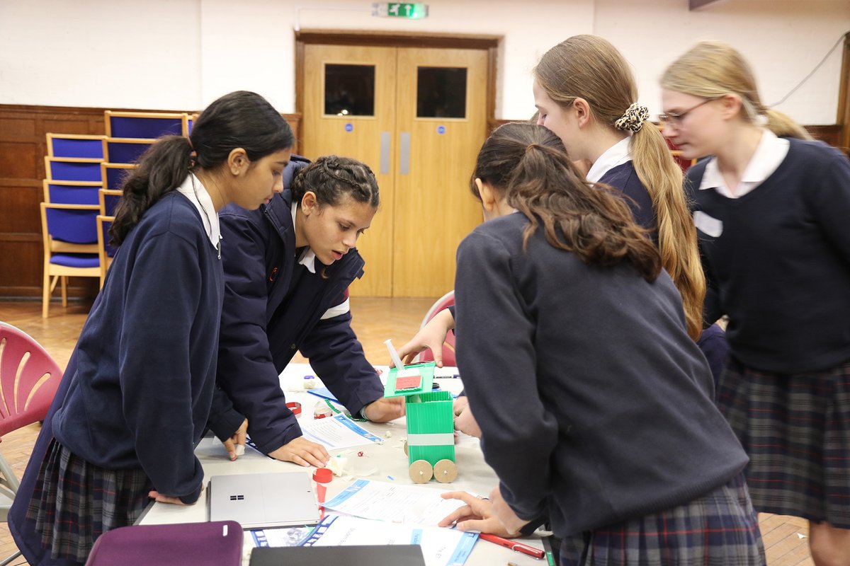 QASCaversham's tweet photo. πππ‘ On Thursday 10 December our #QASFours students took part in the #FaradayChallenge, hosted by @TheIET @IETeducation π‘ππ #FaradayChallengeDays #QASSTEM @QAS_STEM #GirlsInSTEM #WomenInSTEM
Read more here β‘ https://t.co/OEsqndniM2 https://t.co/7j5E6ez72o
