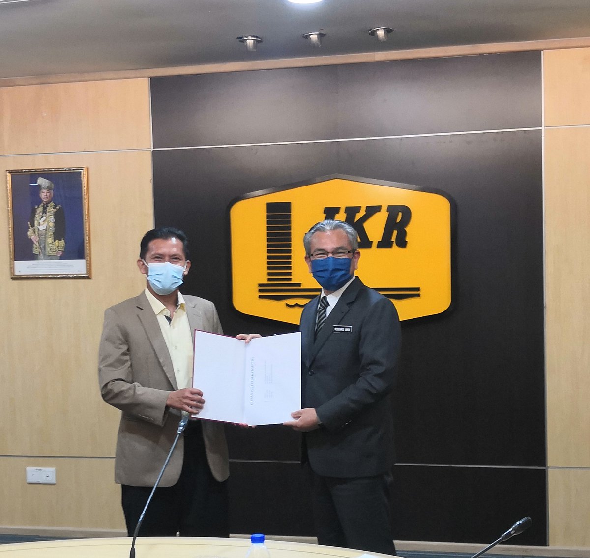 Majlis Penyerahan Surat Setuju Terima, Dokumen Kontrak dan Lukisan Pembinaan serta Penyerahan Surat Lantikan Pegawai Penguasa bagi Projek Ramp/Flyover Sepanjang 300 Meter dari Jalan P15h ke Persiaran Timur bagi Tujuan Penyuraian Trafik dan Projek UTM-Pelebaran Jalan Maktab UTM KL