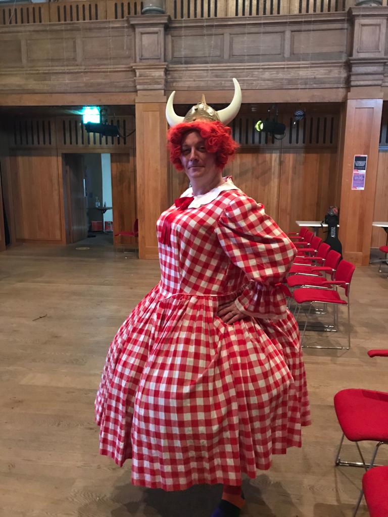 NMHub's tweet photo. Ladies and gentlemen, Tom from 
@Comeandsingco as you've never seen him before! #RapunzelNorfolk https://t.co/onpsCR0Lkp