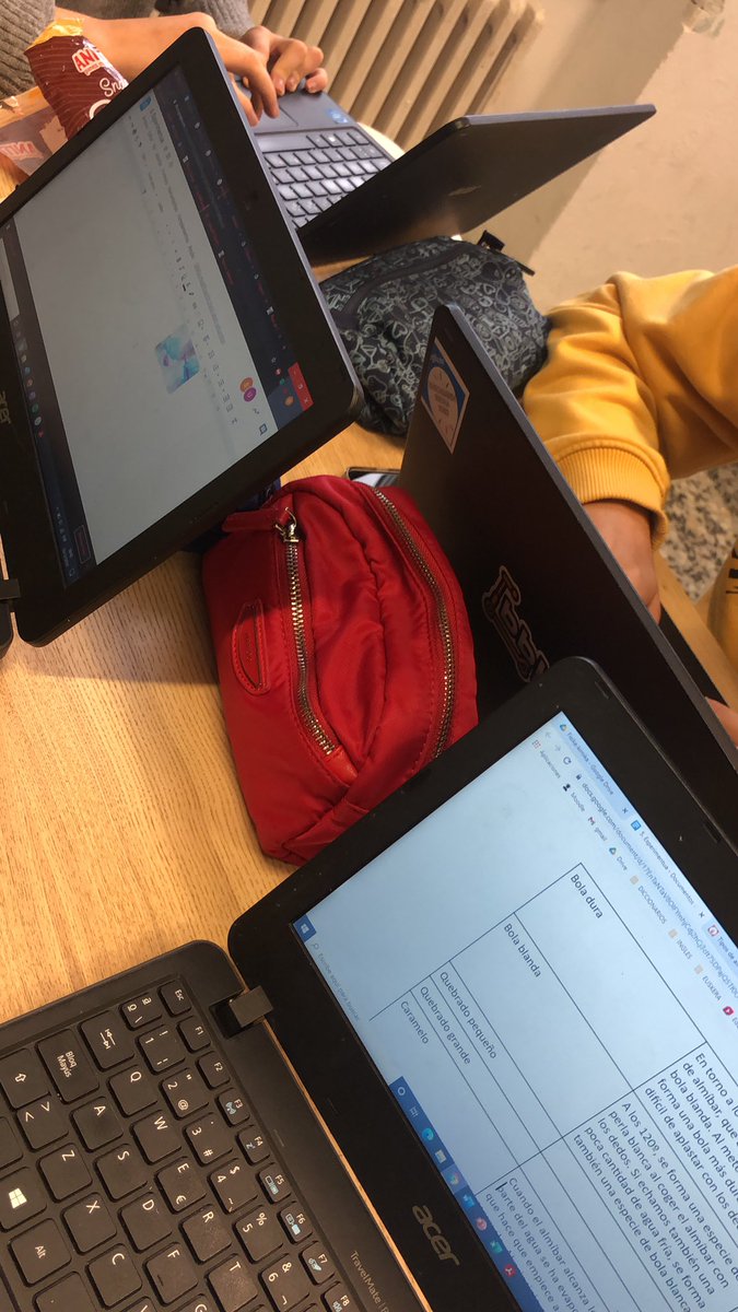 Taldea7DBH4's tweet photo. lan eta lan!👩🏻‍💻
Oraindik fisika eta kimikarekin 👩‍🔬 https://t.co/auRBTUPqp0