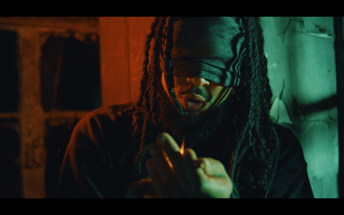 FebruaryReece's tweet image. They tell you how colourful the world is ✨then they blindfold you ⚫️ #BLINDFOLD #RT #NewMusicAlert 
youtube.com/watch?v=QGBuoU…