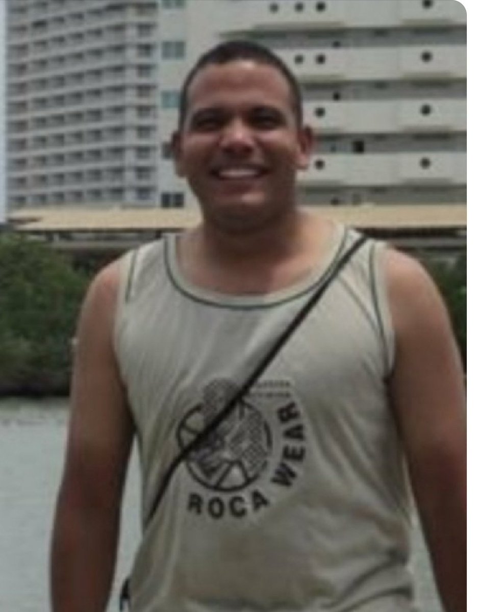 TAMARA_SUJU's tweet image. #Venezuela El Torturador #3 Nestor Blanco Hurtado, hace poco destituido como Jefe Inv #DGCIM por extorsion al preso  Hernández Reyes, esta en la PM de  Fuerte Tiuna detenido. Su Jefe, el Torturador#52, Gral Carlos Teran Hurtado, anda buscando quien lo acuse d "Torturador" para