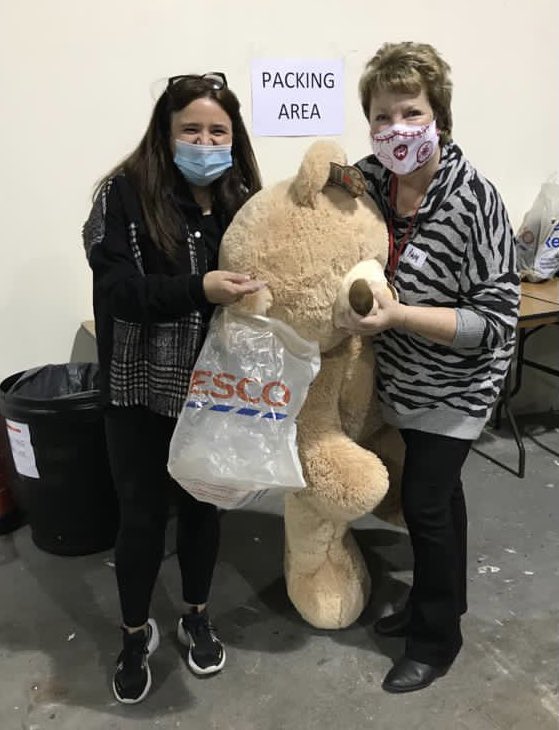 WoodSt_Mission's tweet photo. Errrrr weโre going to need a bigger bag Pam! #ToyProblems #Bear #WoodStXmas https://t.co/GHL6Qq0RtT