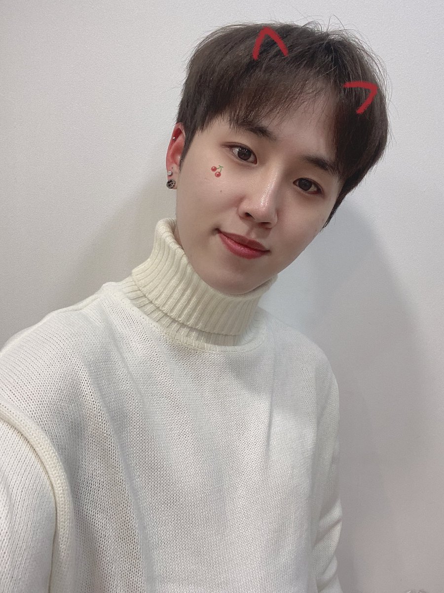 7OC_official's tweet image. [#7OC_Vlive] 저에요✌🏻

▶ vlive.tv/post/1-20408012

#세븐어클락 #SevenOClock
#HIGHWAY #HeyThere
#이솔 #브이라이브