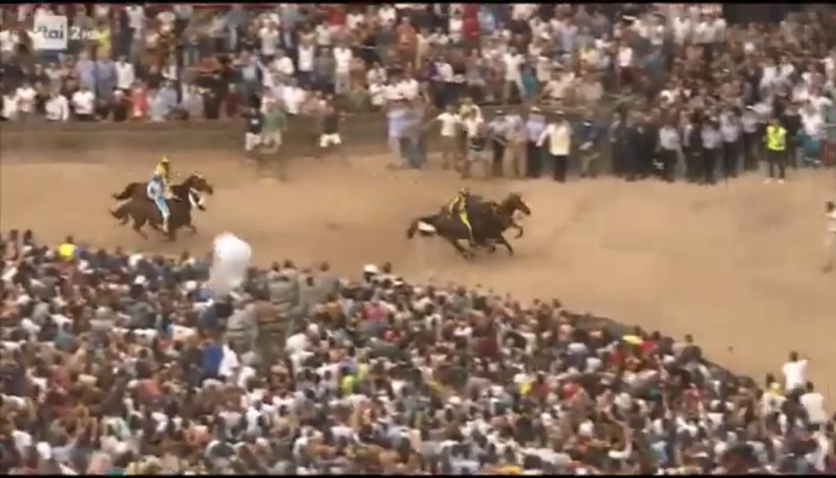 Here was the 2019 Palio di Siena, the TV commentators wrongly called the horse with the jockey as the winner, in fact the horse with no jockey won it for La Selva “the woods”Even more interesting, the rider Giovanni Atzeni is the cousin of  @Atzenijockey but fell off