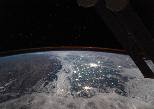 Nasa highlights light pollution with dramatic picture buff.ly/3mX4syW