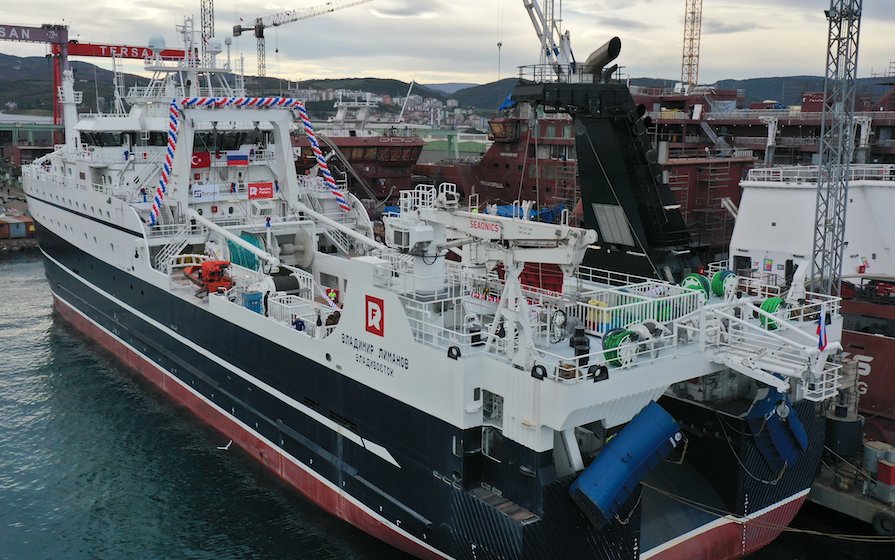 FisheringS's tweet photo. We are very happy that the newly built new generation Russian factory trawler has chosen the fishing gear from FS - Atlantica-1340 and 2600 PEN trawls!

Vladimir Limanov is the first of the series of 11. It is 108,2m long powered by 11.000hp engine, can produce up to 450t/day https://t.co/jXbHAFF7iZ