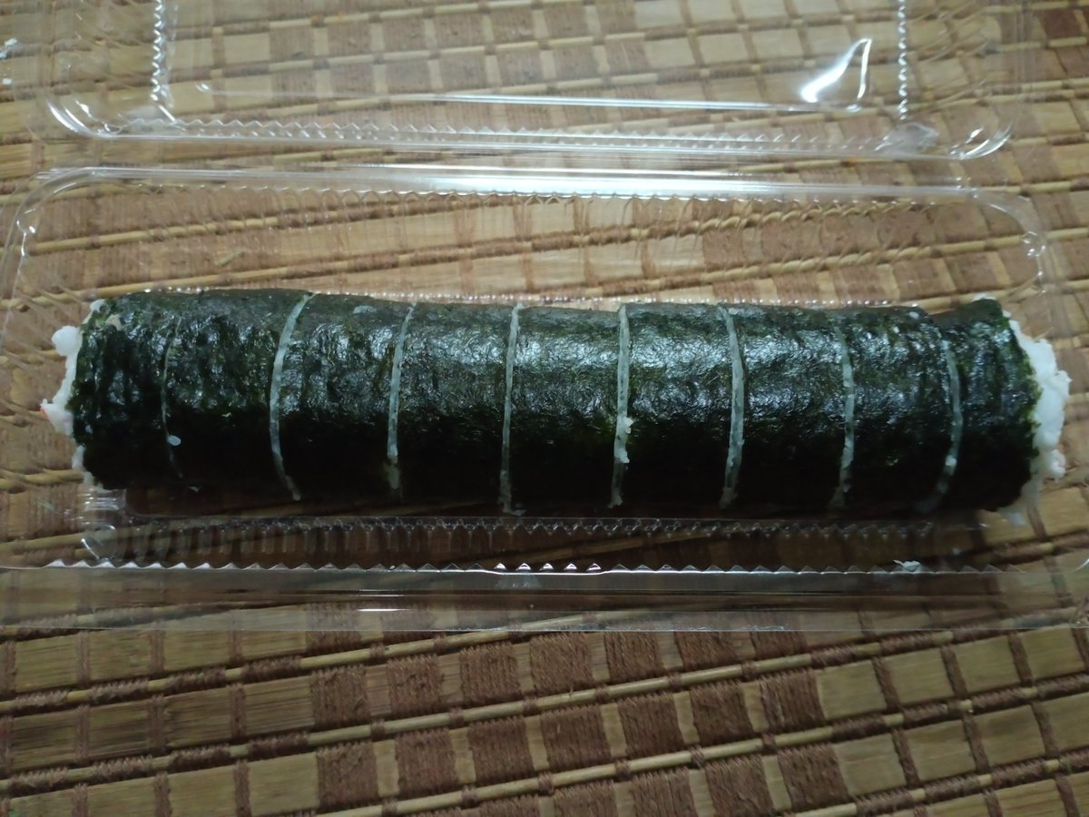 SushiLilly's tweet photo. Hi warga SEREMBAN! Siapa2 malas nak makan nasi/tengah diet2 tu taknak ke cuba homemade halal sushi? Jom DM/WhatsApp utk order! 
https://t.co/uaniICCNk8 https://t.co/URXscTTYDn
