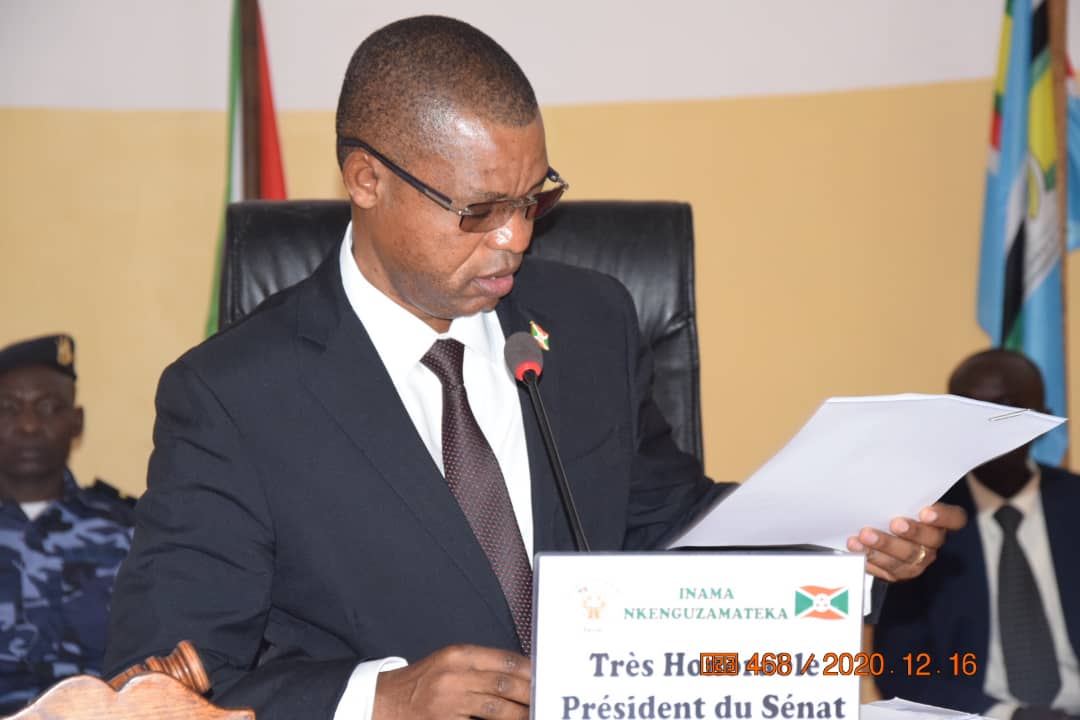 Burundi_senat's tweet photo. #Burundi Ce 16/12/2020, le @Burundi_senat a approuvé les candidats aux fonctions de Pdt, Vice-Pdt ainsi que membres permanents et non permanents de la Cour Constitutionnelle. M. BAGORIKUNDA Valentin et M. NTAHOMVUKIYE Emmanuel ont été approuvés comme Pdt et Vice-Pdt de cette Cour https://t.co/jg6pSCW2PV