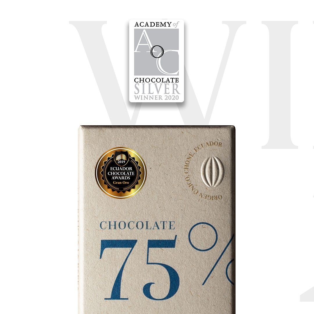 luachocolatecl's tweet photo. El Equipo de Lua Ecuador está muy contento por este gran logro! 3 premios de la @AcadofChocolate. Un premio al esfuerzo de nuestros finqueros que manejan los cacaos de Lua como los Dioses! @ProEcuador_ @IICA_Europa @IICAEcuador #cacao #treetobar https://t.co/6eOoCuuq6a