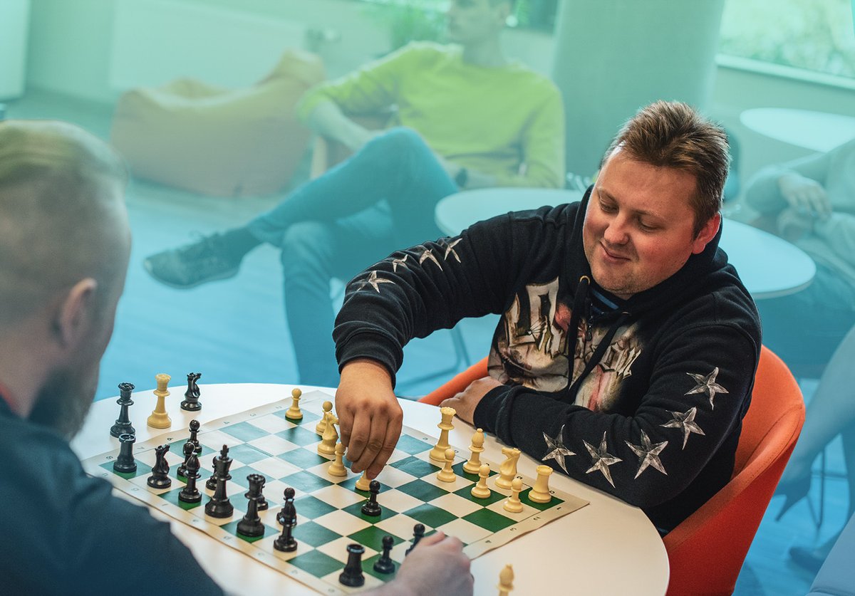 Paulius shares his insights about how his professional chess career started and benefited him as a software developer. He is really good, check it out.💡♟️
presentconnection.eu/news/professio…