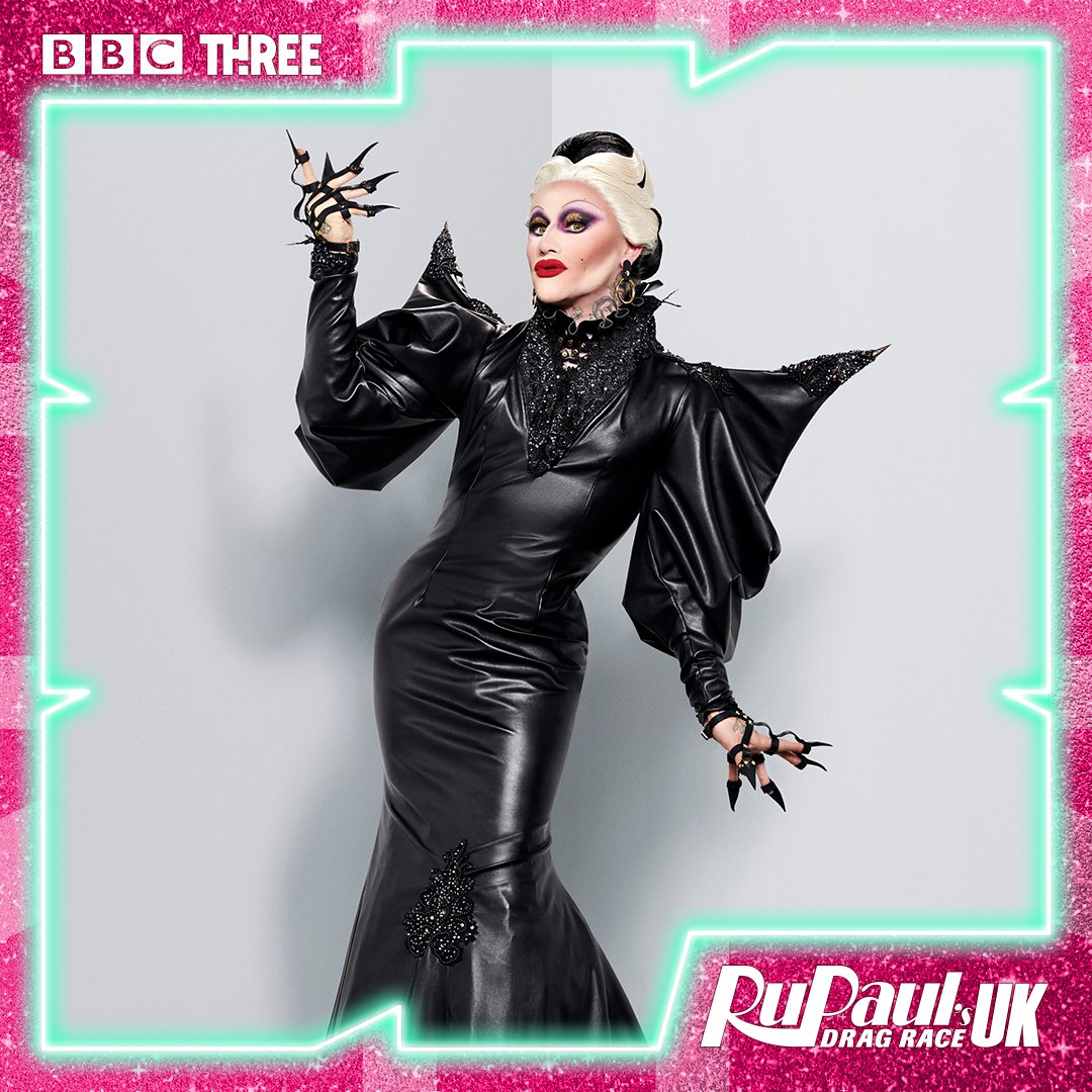 misterjoeblack's tweet photo. Oh bloody hell. Thanks for the love everyone. This is intense! Some credits where credits are due! Dress by Magdelene Celeste. Gauntlets and neckpiece by Below the Belt! And hair by Dan Chapman. I couldn’t look like the spooky old tart I do without their talents!! https://t.co/9ag4Q6qaZu