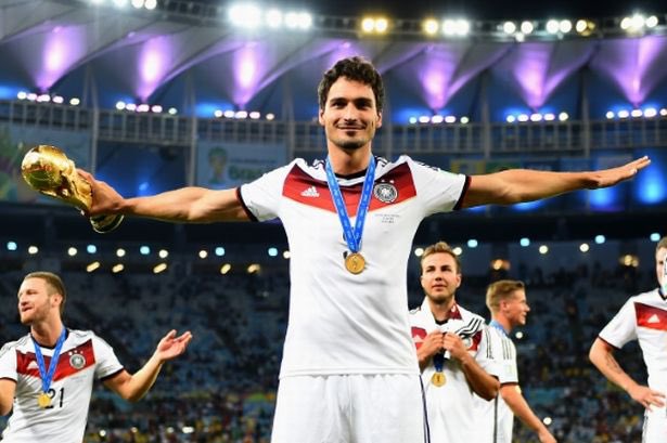 Happy birthday to Mats Hummels who celebrates turning 32 today   