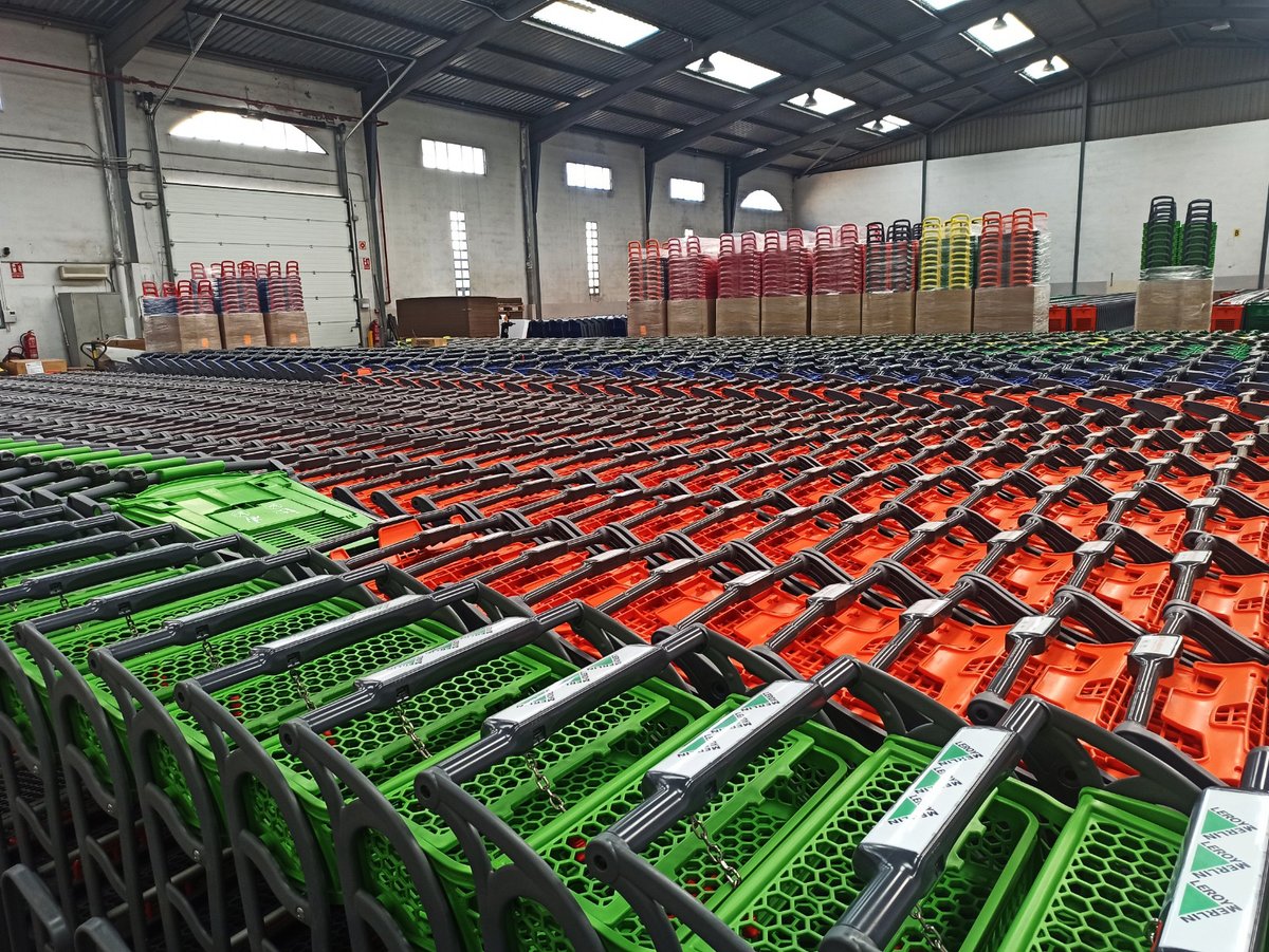 ITM_spain's tweet photo. Con la zona de carga hasta la bandera. No queremos que haya un solo #supermercado sin carritos #Polycart estas #Navidades. 

https://t.co/4ph2isjVjg https://t.co/Y96KcvQNg5