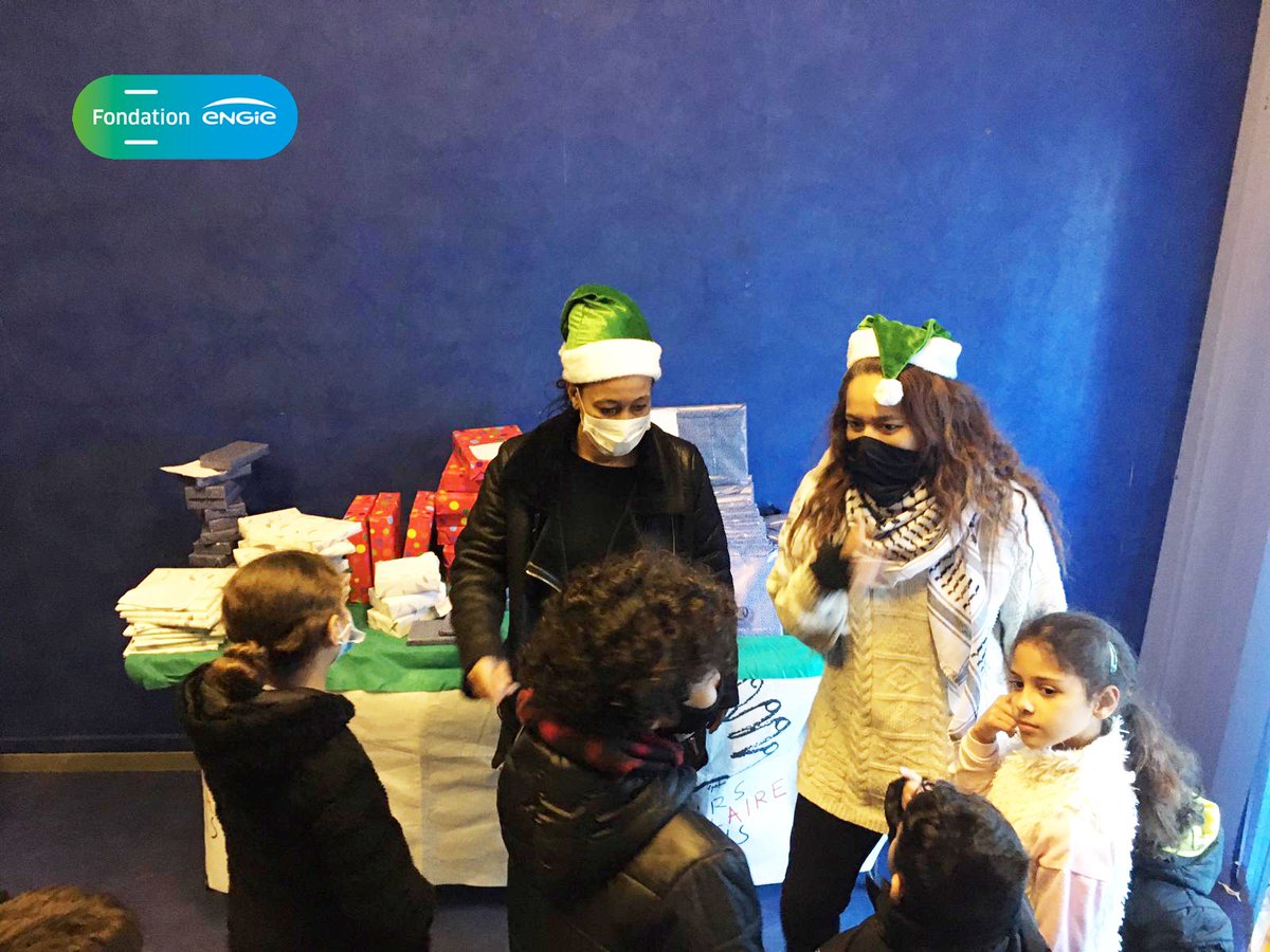 Les #PèresNoëlVerts du <a href="/Secourspop13/">Secours populaire 13</a>, parés aux couleurs de l’espérance, viennent en aide au légendaire Père Noël rouge pour distribuer les cadeaux des <a href="/JouetsFrancais/">Les Jouets Français</a> aux enfants avec la <a href="/FondationEngie/">Fondation ENGIE</a>. 🎁

#solidarité