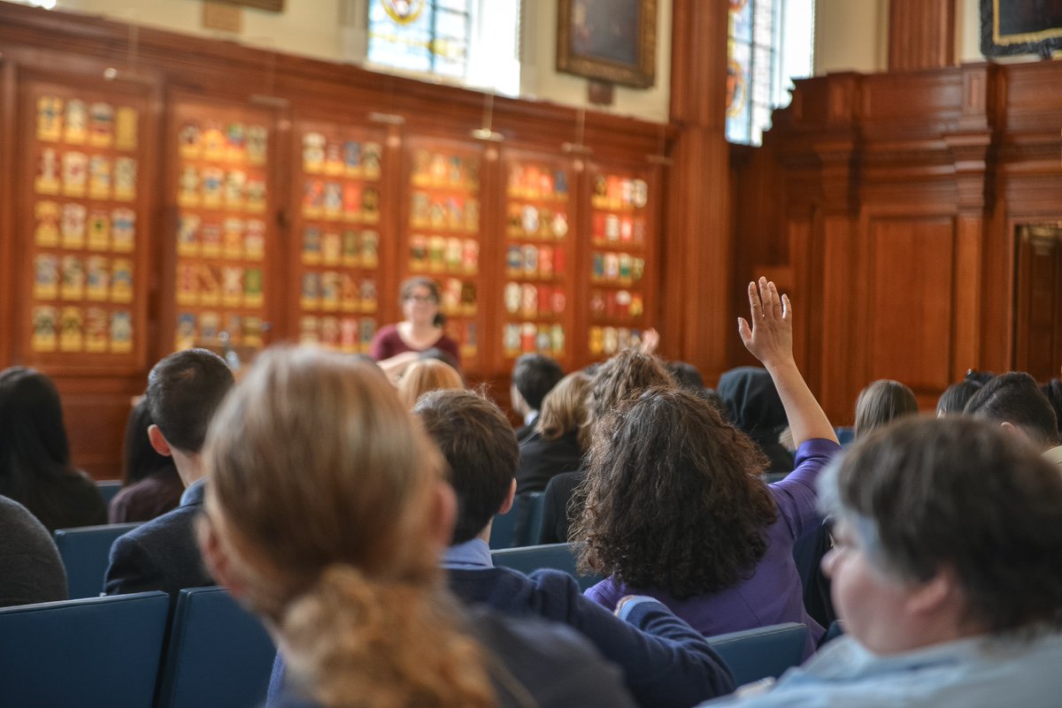 TheInnerTemple's tweet photo. Interested in a career at the Bar? 

Next term's Virtual Insight Evenings are now open for booking. Hear from barristers and judges about their route to the bar. 

Find more info and sign up here: https://t.co/ETk9WryuN5 https://t.co/z6ls092lwj