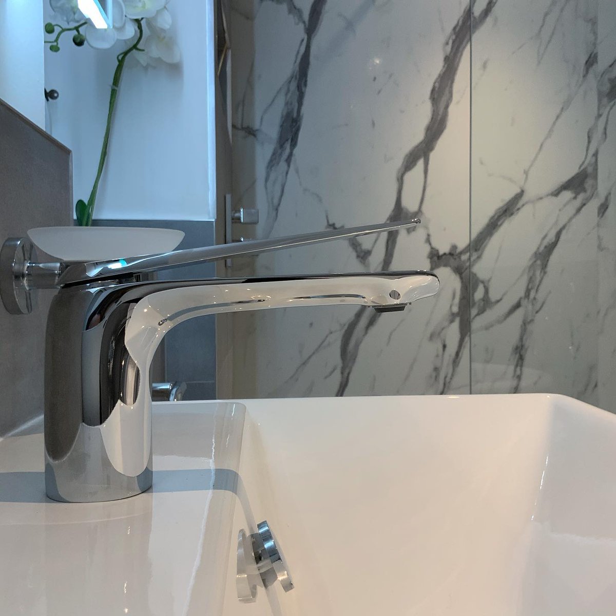 Following on from the previously featured Family #Bathroom, we have the completed #Ensuite🛁Once again displaying a range of @KohlerUK ‘s premium sanitaryware and brassware🤍 Visit our #Macclesfield #showroom to see how we can help with your next project.

#Cheshire #CheshireLife