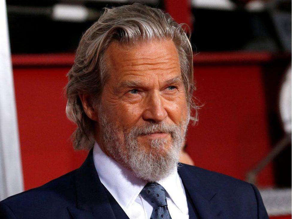 Jeff Bridges goes bald amid cancer fight