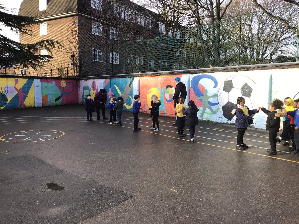 LarkHallPrimary's tweet photo. Year 1 rock, paper, scissors competition in PE. Ask your child how to play and keep score by using a tally chart! #lhuph #lhalbert #lhbattersea https://t.co/sUwwomtqBH