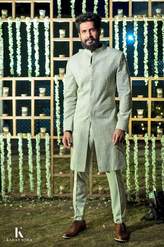 TheVishnuVishal's tweet photo. Styled by @PJukalker
Delicate festive ensemble by @raamzofficial
Pics courtesy #thestorybox 

#Hyderabad https://t.co/uP6MDDgGJs