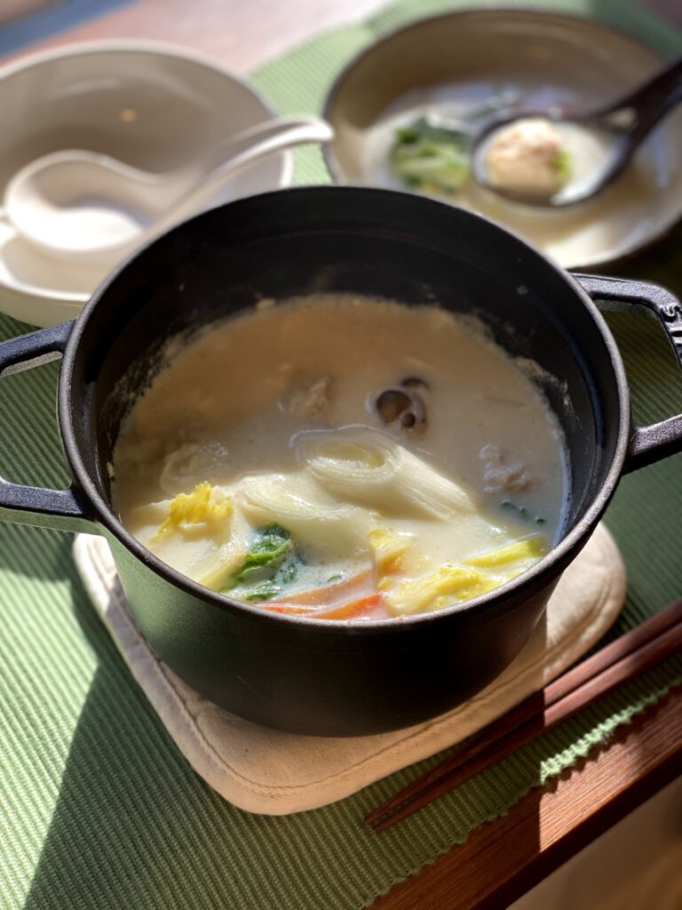 『オチビサン』に登場するお料理を作ってみませんか?
#オチビの台所 に、寒い季節に嬉しい
豆乳鍋のメニューが公開されました!
いろんないざこざもどうでもよくなっちゃう、
そんなほっこりメニューです?
レシピはこちらから
https://t.co/uPQppQ4T2e
スタッフ