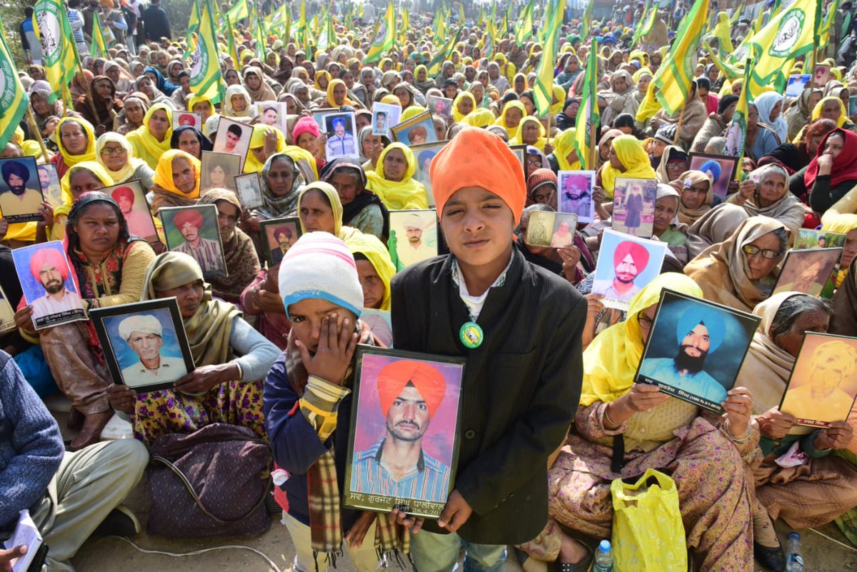 NeelkamalTOI's tweet image. If human tragedy have any face it was visible in painful abundance when hundreds of farm widows came to narrate their tales of woes #FarmerProtests