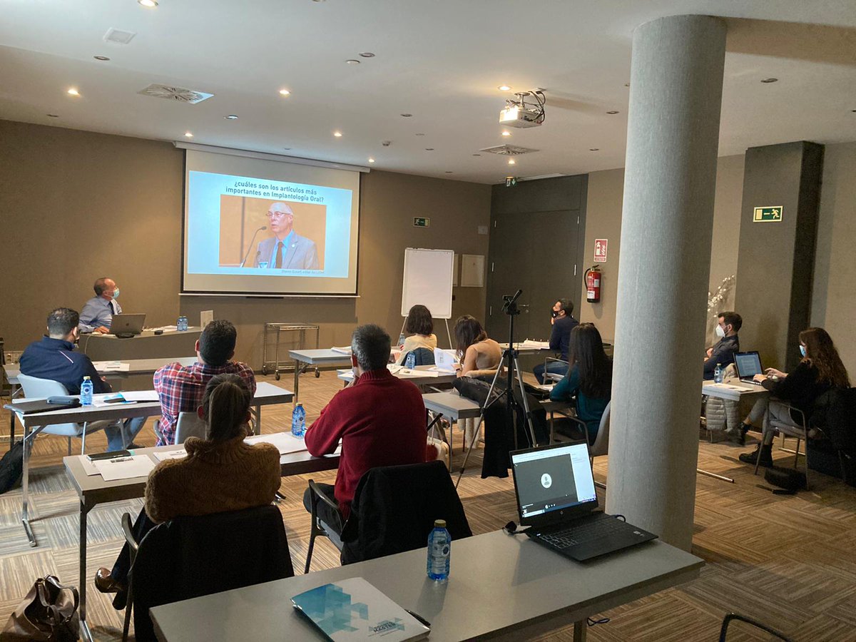 odontomaster_es's tweet photo. Nueva sesión presencial del Máster en Cirugía Oral, Implantología y Periodoncia con el Dr. Lino Esteve Colomina y el Dr. Emilio Sánchez Talaverano, impartiendo el 3er módulo: Implantología Básica I.
#master #implantologia #ortodoncia #ucav #odontomaster
https://t.co/aq55Yq3Z2B https://t.co/zvrEExBcL0