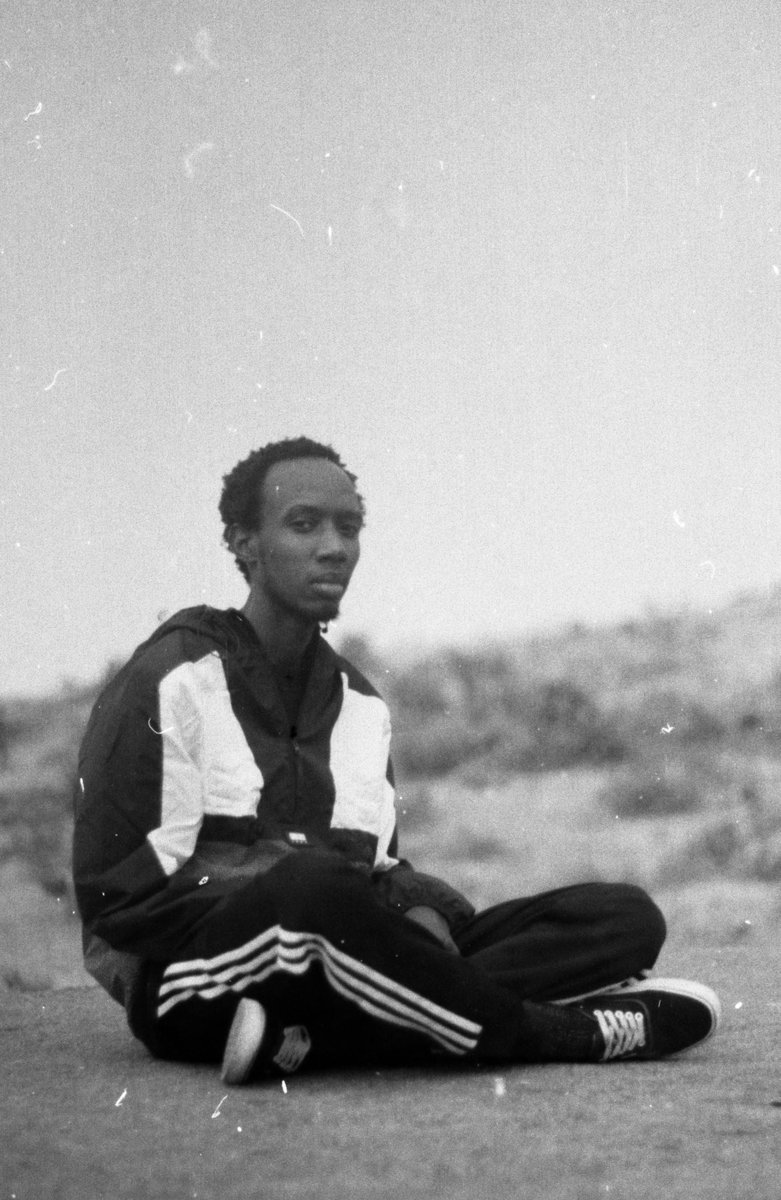 ✨In the latest THE GARDEN OF FORKING PATHS, <a href="/DJApologetic/">DJ Apologetic</a> talks to Kenyan sound artist, KMRU <a href="/joseph_kamaru/">KMRU (Kamaru)</a>, about his recent album 'Jar', the joys and frustrations of field recording and moving to Berlin in the midst of the pandemic. 

✨Go listen now: bit.ly/37nBAKC