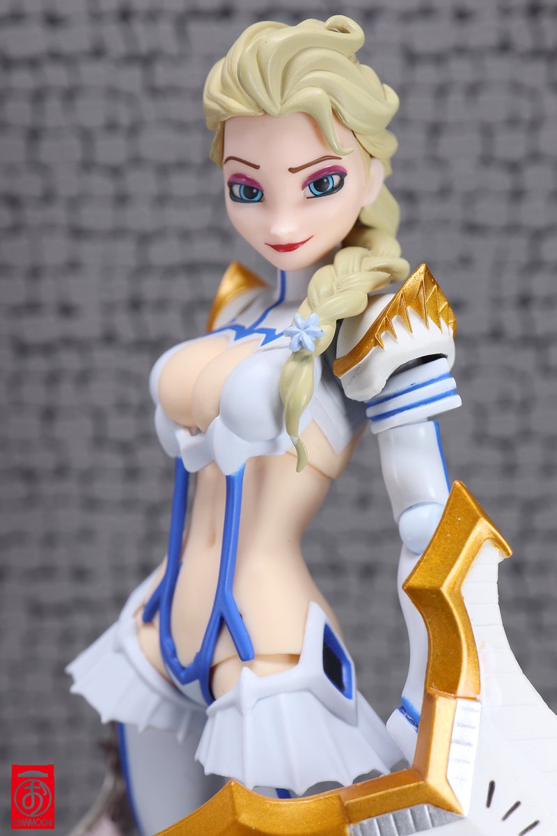 mochi_exe's tweet photo. 巷で流行りのビキニアーマーを手に入れたエルサねえ。
え?ビキニじゃない?こまけーこたぁいいんだよ!
でも、後ろから見ちゃいやぁ~ん❤️
#アナ雪 #flozen https://t.co/ChGcg4w6Bt