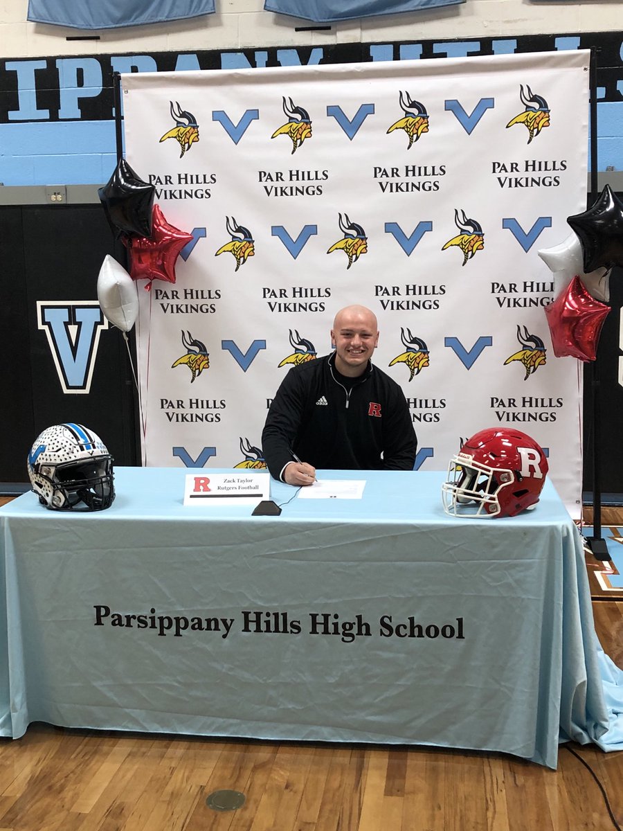 Patty916Patty's tweet photo. National Signing Day!  So proud of you ⁦@zack_taylor51⁩!  ⁦@RFootball⁩ ⚔️🛡🪓🏈 https://t.co/6uaRgScOq9