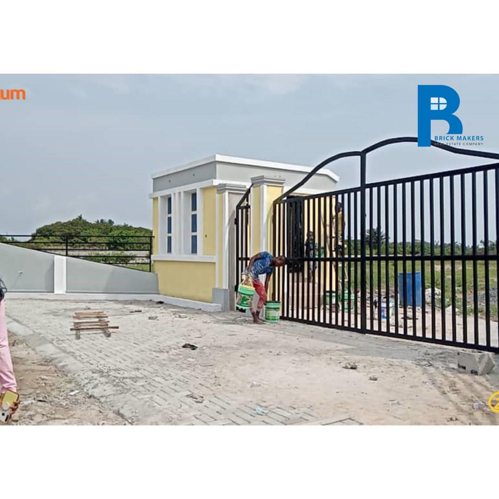 BrickmakersReal's tweet photo. SIGNUM ESTATE ELEKO

The SIGNUM is a 10-hectres plots of land, primed for exponential growth located in Oreki community in proximity of Eleko, before Amen Estate Phase 1&amp;2.

TITLE:GOVERNOR’S CONSENT

 PRICE:
500sqm- N10,000,000
300sqm- N6,000,000

 Call/ whatsapp: 08169777304 https://t.co/OjRJnmerNt