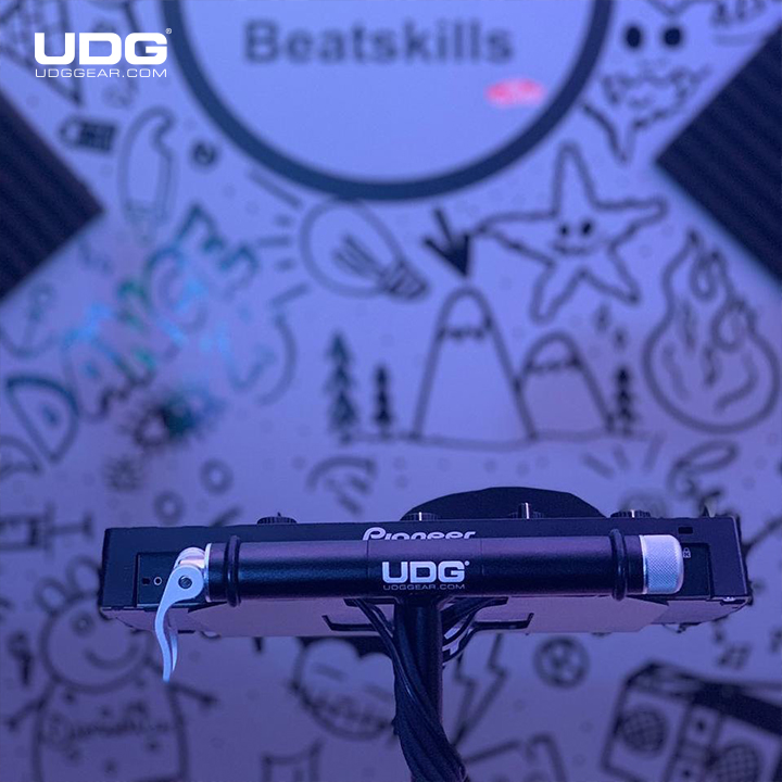 udggearcom's tweet photo. UDG Creator Laptop/ Controller Stand at @onlydjstuffec @udgecuadorfans
#UDG #UDGGEAR #DynamicDistribution #UDGUK #RedDogMusic #Deejay #Producer #DJ #DJLIFE #DJonTour #UDGreGram #stand #laptopstand #pioneerdj #pioneer #rekordbox #beatport #noideawhatamdoing #gottostartsomewhere https://t.co/BAjZ0I8mUO