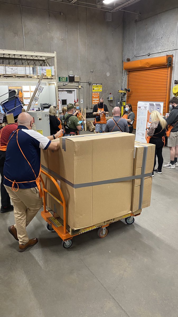 #inventory has started <a href="/6935Depot/">6935 Middleburg Home Depot</a>. #TimeToCount #IDontHaveEnoughFingers <a href="/JohnsMinnie/">minnie owen</a> <a href="/AlgerChadd/">chadd alger</a> <a href="/RayBoyett6935/">Ray Boyett</a> <a href="/Wheels68/">TonyaF</a>