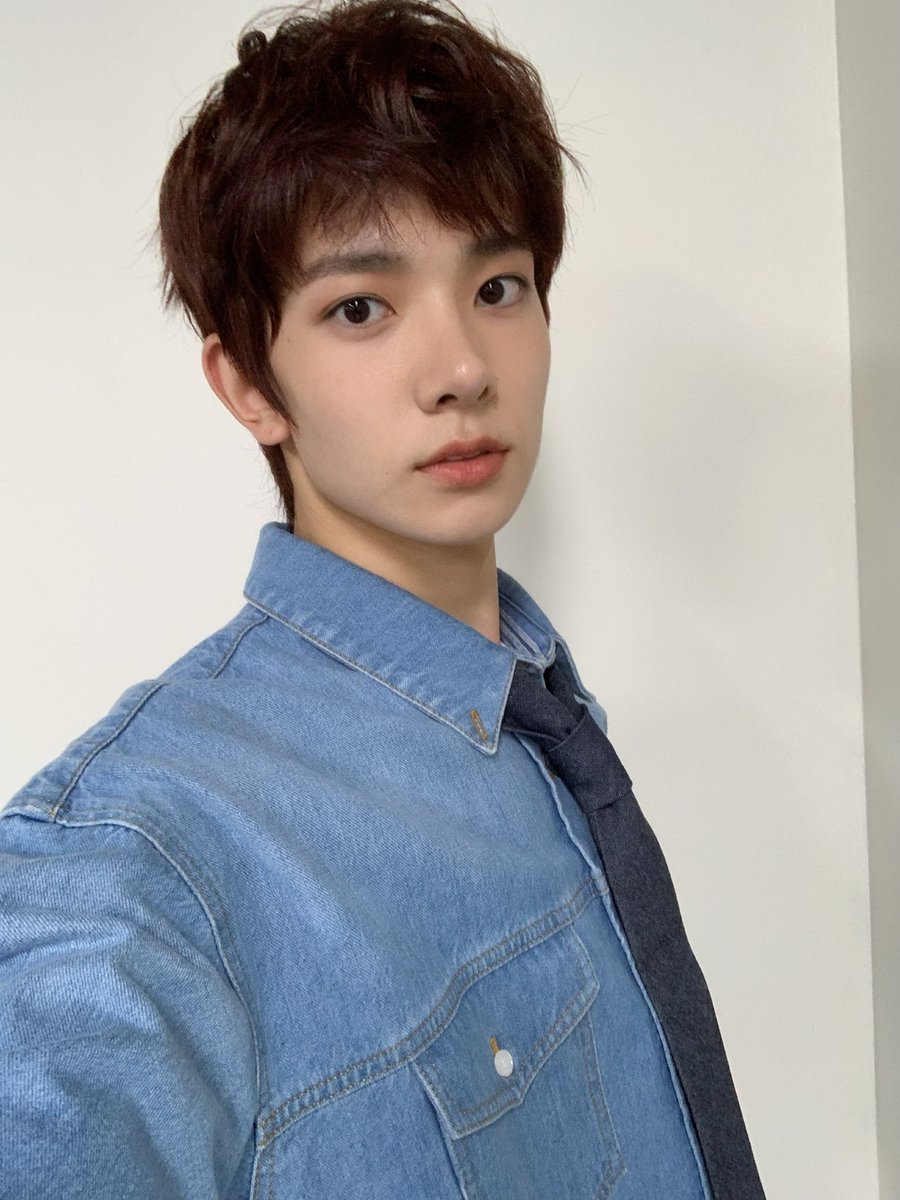 wjsnsverse's tweet photo. I can’t believe i know this guy for already 6 months?? Time flies so fast :( https://t.co/mvRwVKflo3