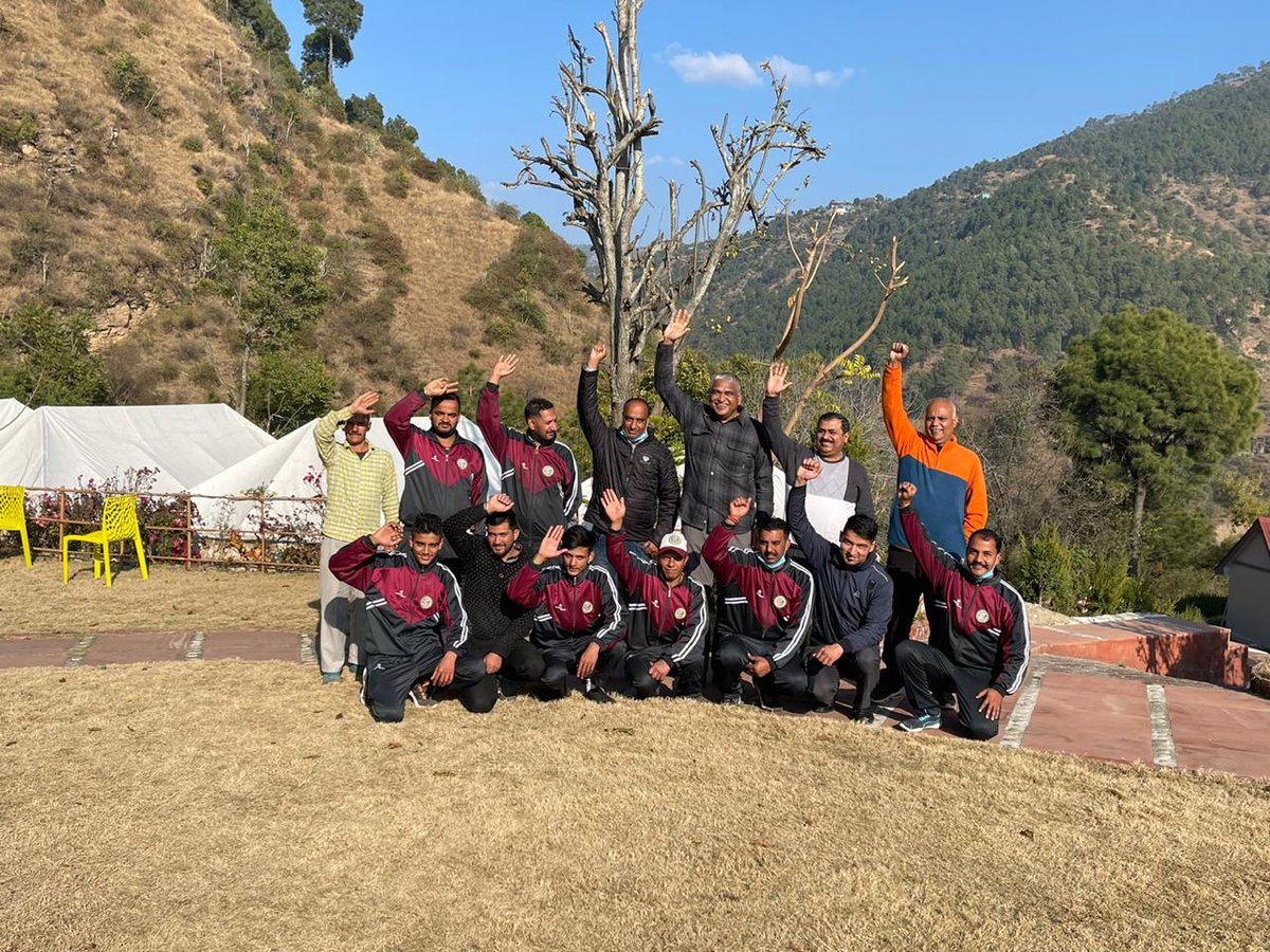 banjaracamps's tweet photo. With Xmas &amp; New Year just around the bend, it is hard not to get into the holiday spirit. Head with the ones you care for to our Chail hills mountain lodge: just 2.5 hrs from Chandigarh.

Visit our website https://t.co/1IuU6Lss57 for more details. https://t.co/XNGQWvGVsG