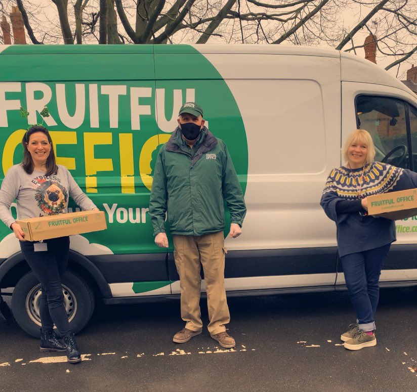 THANK YOU @SiemensUKNews @Siemens and @fruitfuloffice for the delivery of fresh fruit and veg to our families for Christmas! @MbroDiocese @CityofYork 💚💚💚 Happy Christmas to you all ❤️💚