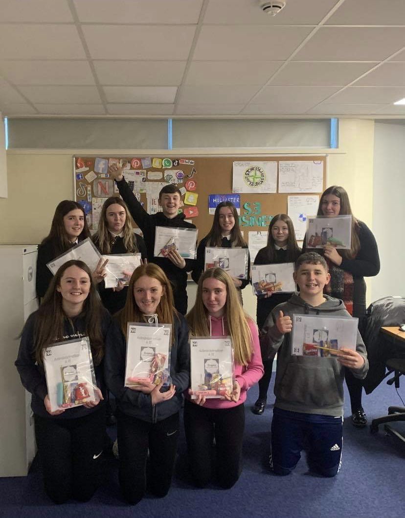 Miss McQuakers S4 Admin class received their prelim revision packs today- don’t study too hard guys 🎅🏼📚