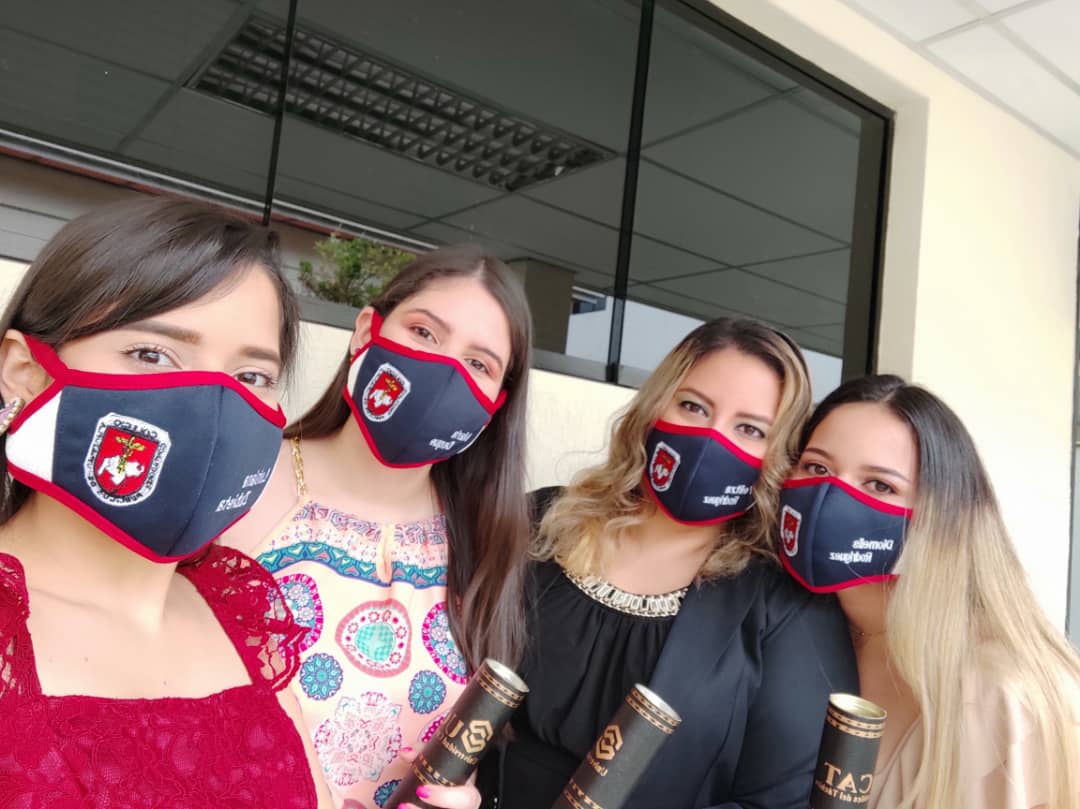 Yelijoh's tweet photo. Juramentación de Contadores Públicos en Pandemia ✨
#CCPET https://t.co/b2OkxcIgDo