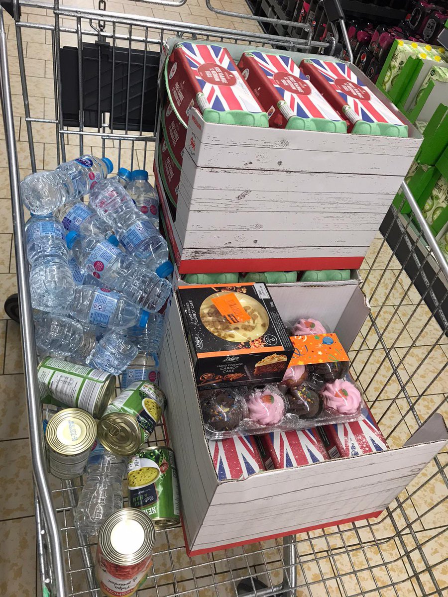 Thank you <a href="/LidlGB/">@LidlGB</a> on New Hall Lane Preston for an “eggcelent” donation. Eggs went down a treat and so did everything else. Every Lidl helps 😃 #eggs #supermarkets #donations #food #Preston #lidlchristmas #lidl #Lancashire #wednesdaythought