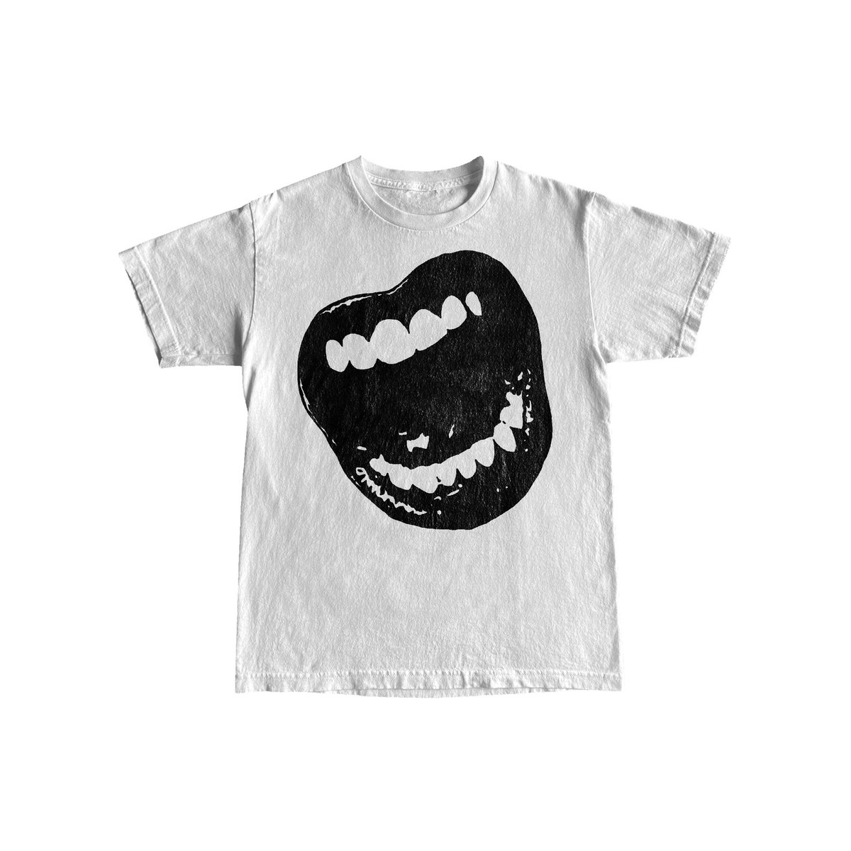 sonnyisxausted's tweet photo. GIVEAWAY!!!
 - 1 White Mouth Tee
 - 1 Yellow Logo Hoodie 

To Enter: 
 - Must be following me &amp; @xausted_ 
 - Must like &amp; RT this post 

The 2 winners will be announced this Friday [12/18] before the ‘Favorites of 2020’ collections is released. 🧞🤍 https://t.co/vWvnxA63W2