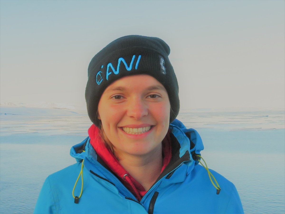 MOSAiCArctic's tweet photo. Two students - two legs - one scientific question: A story about leads and why the #MOSAiCexpedition is a great example of #cooperation across disciplines, research interests, institutes, and legs!
#Arctic #icedrift #ArcTrain @arctic_linda @LAlbedyll
👇
https://t.co/z3xWSxhjtx https://t.co/8O7sPuErSb
