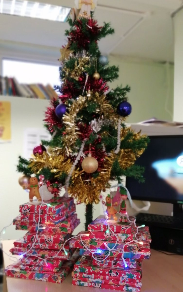 LiteracyBgis's tweet photo. Advent books ready for distribution to some lucky Year 7, 8 &amp; 9s tomorrow! Merry Christmas! #BroadgreenReads #LiverpoolReads #SantaReads 📖🎄🎅🏻🤶 #MerryChristmas @BGreenIntSchool @BgisEnglish https://t.co/tKWoBIfPlr